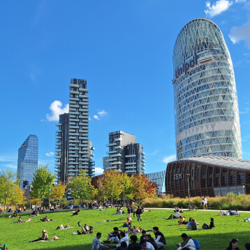 Self-Powered and Self-Conscious Kinetic Façade in India