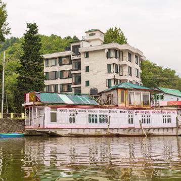 Flood Resilient Floating Community Housing In India (358 358) –