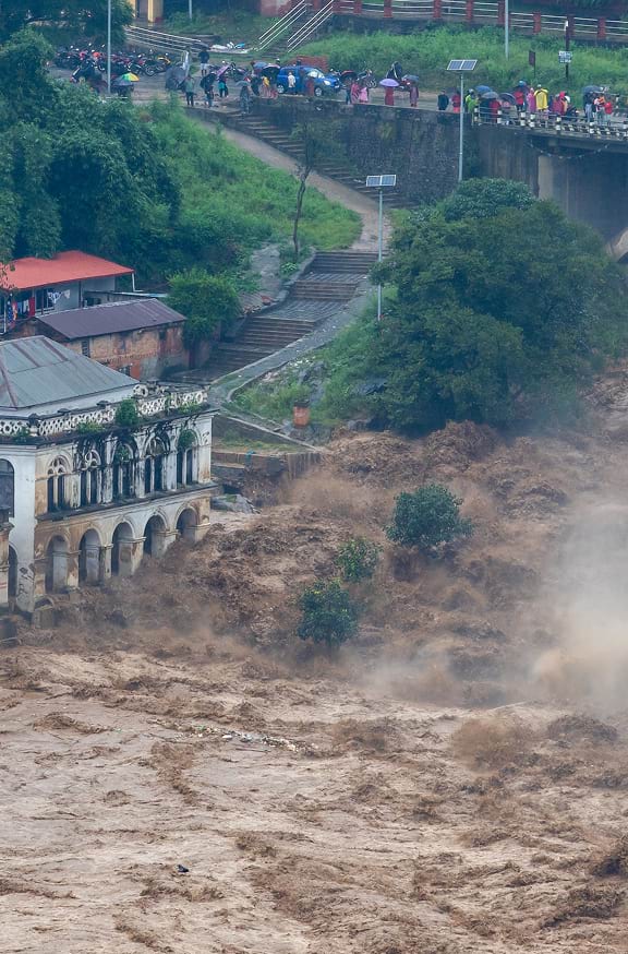 Smartphone Based Open Source Flood Discharge Monitoring Mobile –